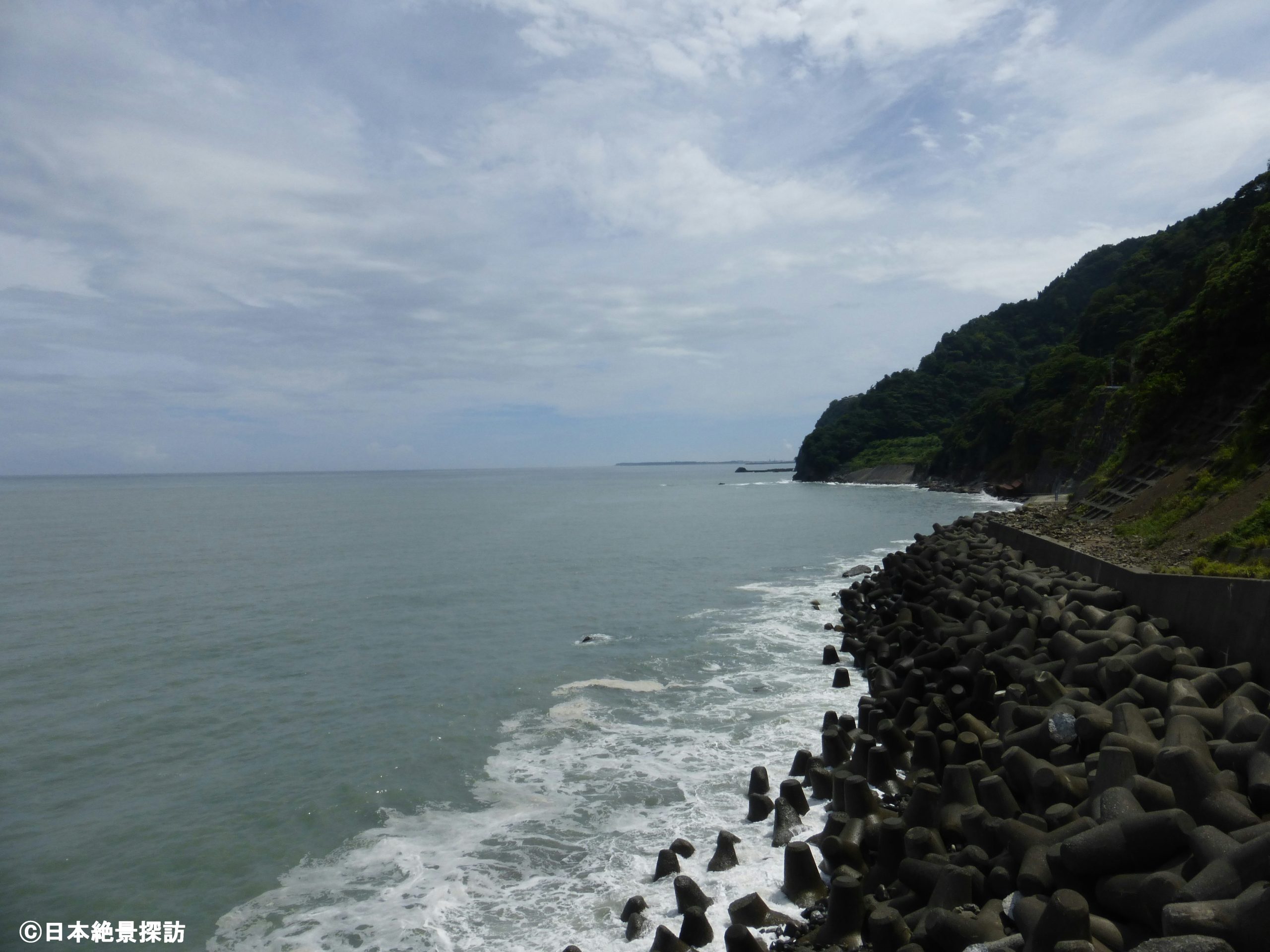 大崩海岸（静岡県静岡市駿河区）・焼津方面の海岸線を眺める