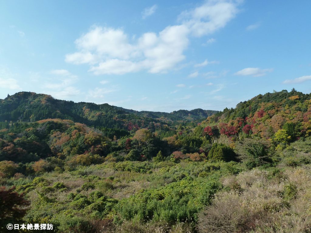 Autumn leaves of Boso Peninsula seen from Prefectural Route 178