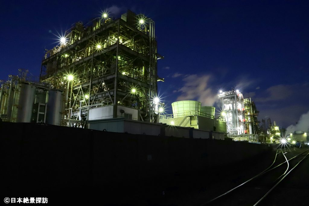 千鳥町（神奈川県川崎市川崎区）・貨物ヤード前からの工場夜景