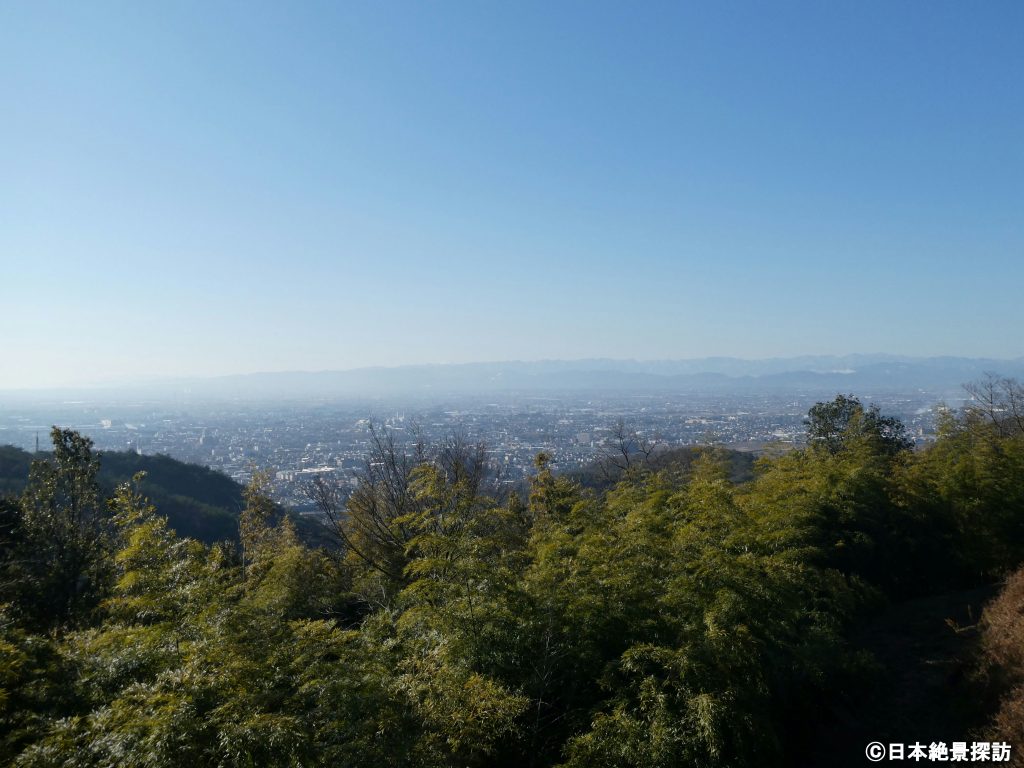 金山城跡（群馬県太田市）・南曲輪から眺める太田の市街地方面の景色