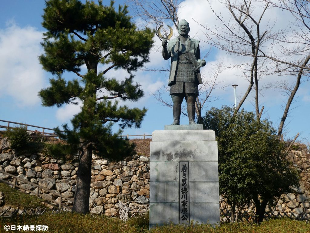 浜松城（静岡県浜松市中区）・若き日の徳川家康公の銅像