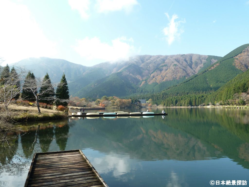 田貫湖（静岡県富士宮市）・休暇村富士方面を見渡す