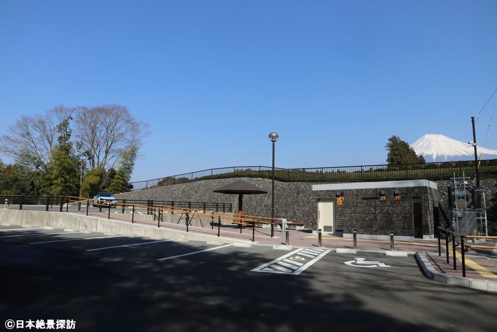 大淵笹場（静岡県富士市）・茶畑近くに整備された駐車場