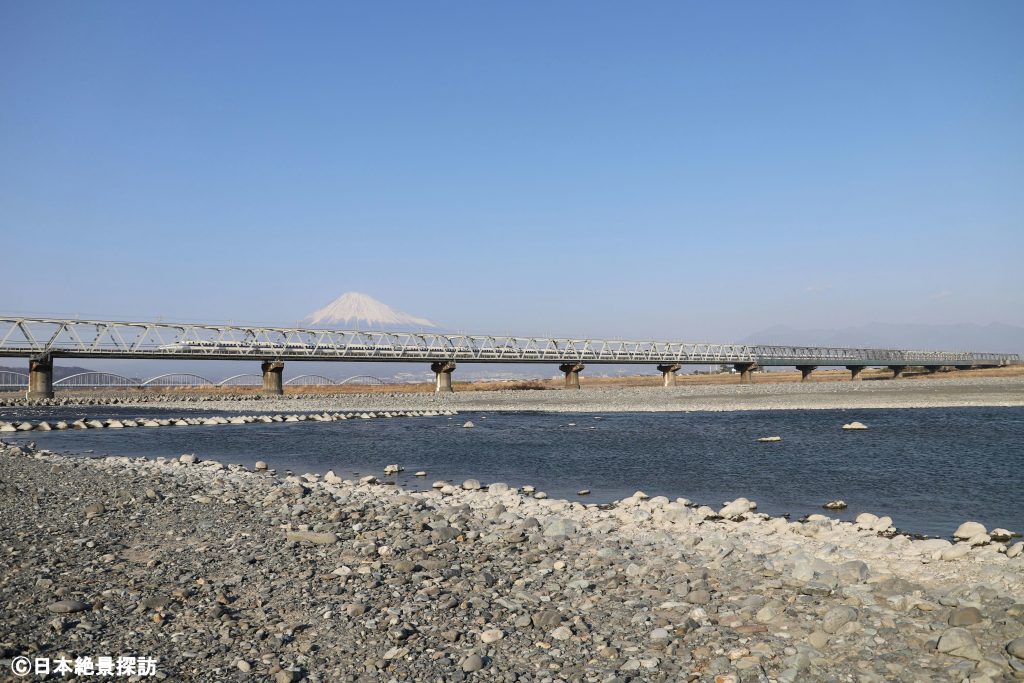 富士川橋梁（静岡県富士市）・河原から