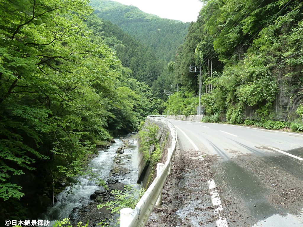 丸神の滝（埼玉県小鹿野町）・小森川沿いをゆく・その2