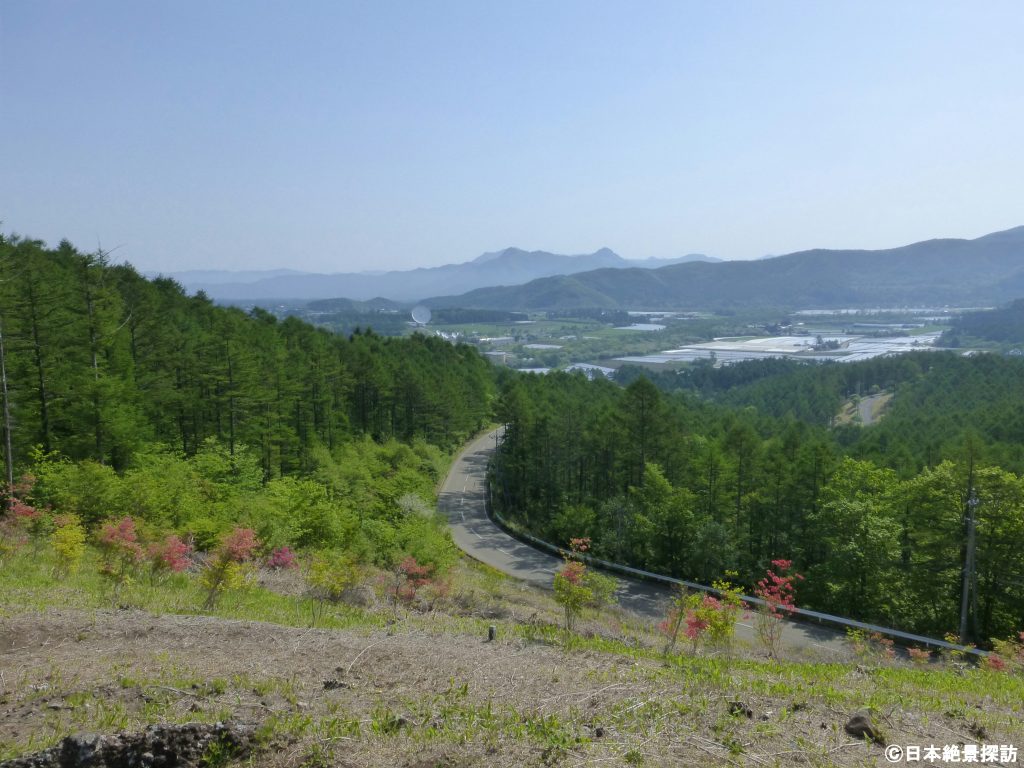 平沢峠（長野県南牧村）と獅子岩・八ヶ岳の反対方向