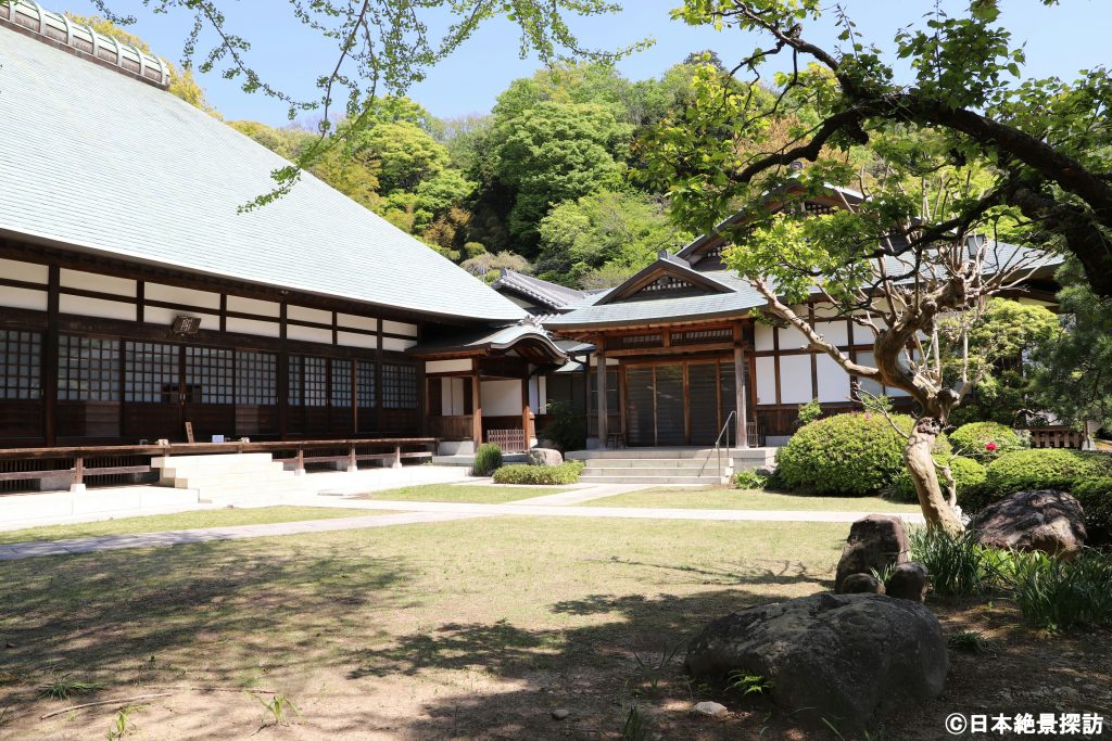 浄妙寺（神奈川県鎌倉市）・本堂を斜めから