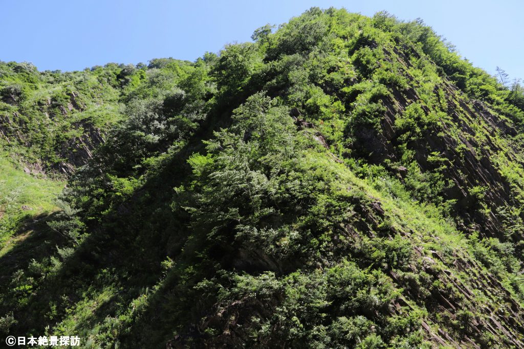 清津峡（新潟県十日町市）・迫り来る絶壁
