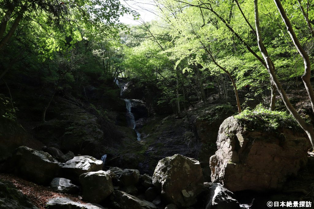 三段の滝（群馬県南牧村）・緑のコントラスト