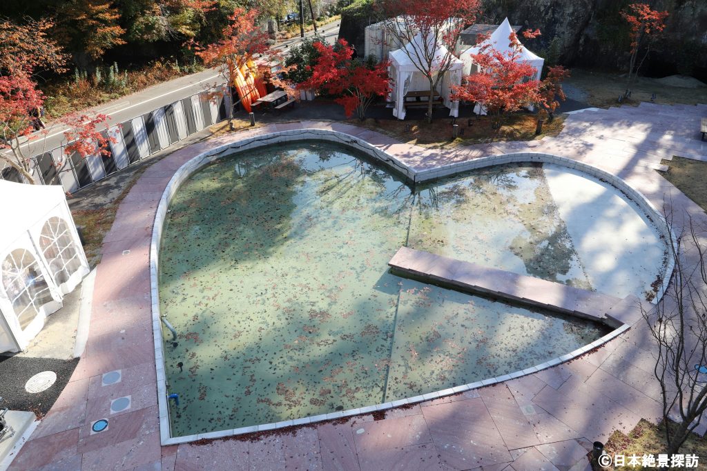 松島離宮（宮城県松島町）の紅葉・庭園にあるハートのプール
