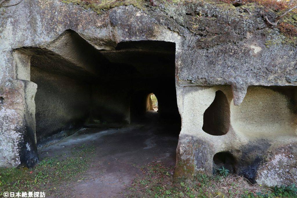 雄島（宮城県松島町）・洞窟のような島のトンネル