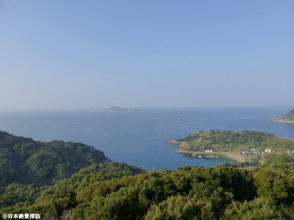 香焼総合公園（長崎県長崎市）・高島と奥に軍艦島も見える