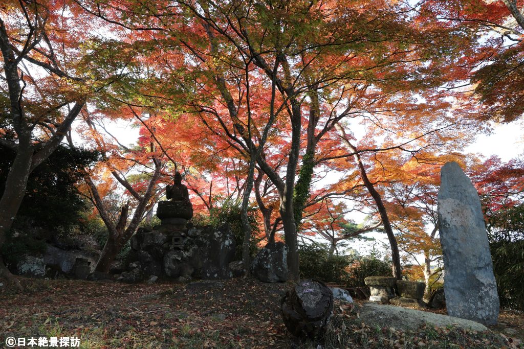 雄島（宮城県松島町）・仏像と紅葉