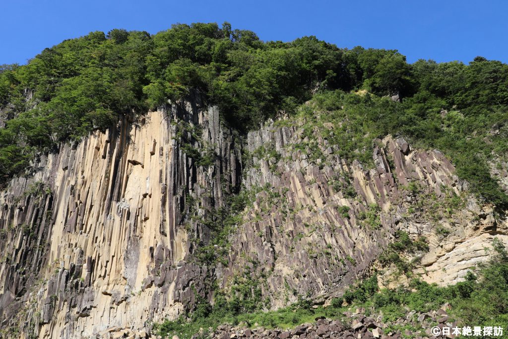 材木岩公園（宮城県白石市）・材木岩（手前側）