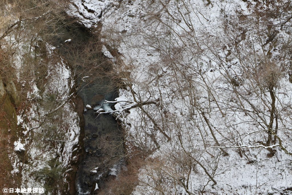 雪割橋（福島県西郷村）・深い深い雪割渓谷