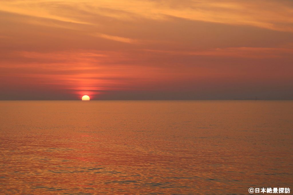 いずもざき海遊広場（新潟県出雲崎町）・沈みゆく夕陽
