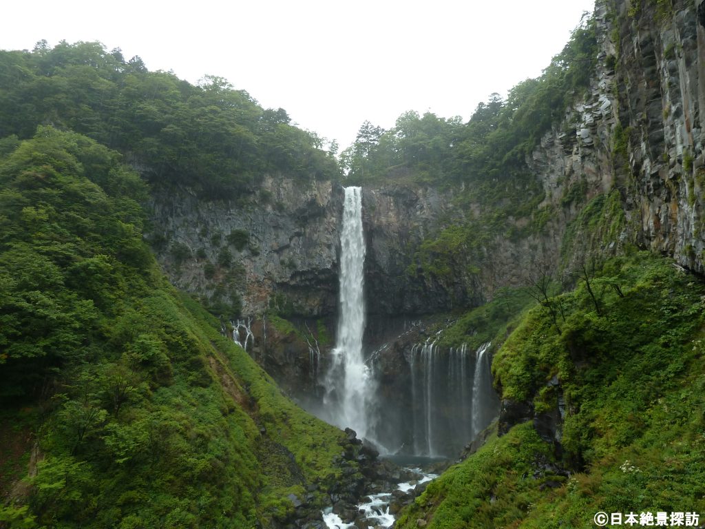 華厳の滝（雨の日）（栃木県日光市）