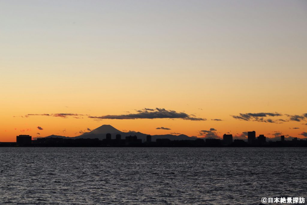 茜浜緑道（千葉県習志野市）・浦安の街と富士山