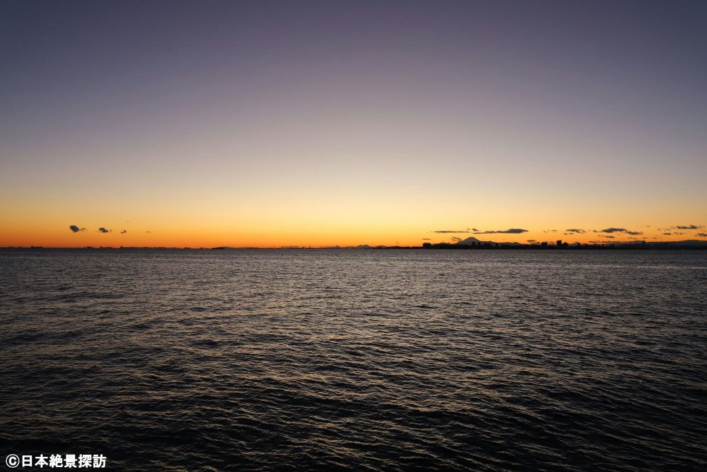 茜浜緑道（千葉県習志野市）・夕焼けから夜の世界へ