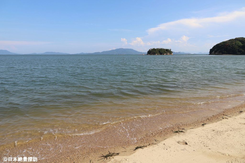 胸上浜（岡山県玉野市）・穏やかな瀬戸内海の波打ち際