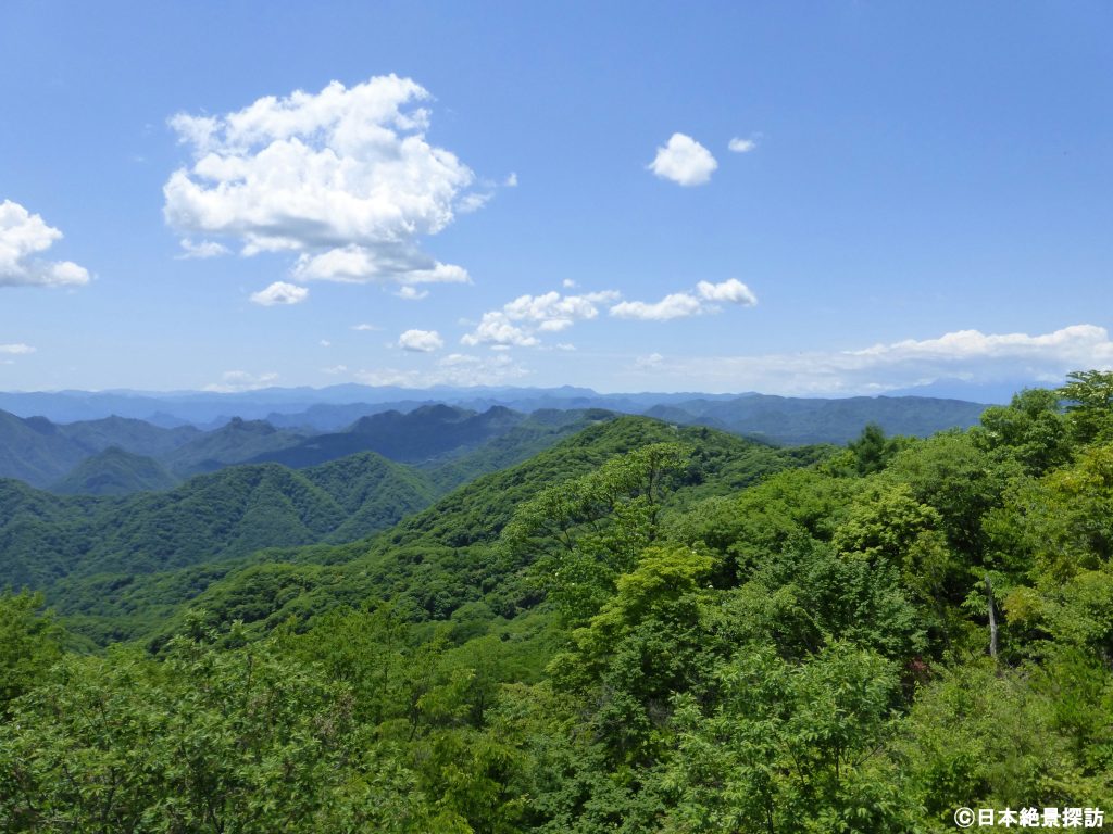 旧碓氷峠見晴台（長野県軽井沢町）・連なる山々
