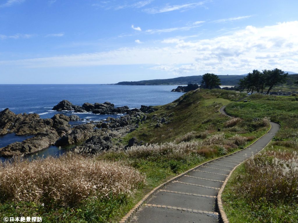 葦毛崎展望台（青森県八戸市）・種差海岸へと続く遊歩道