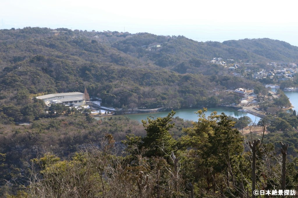 東六甲展望台（兵庫県西宮市）・奥池には雪も残る