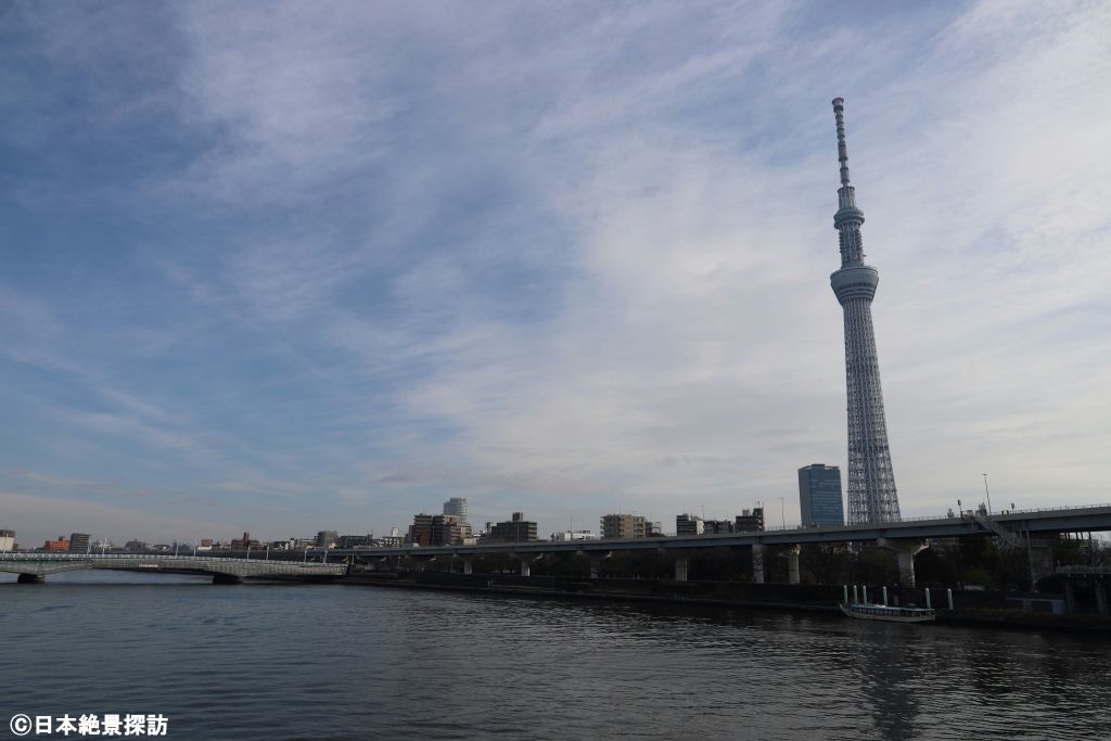 すみだリバーウォーク（東京都台東区）から見るスカイツリー