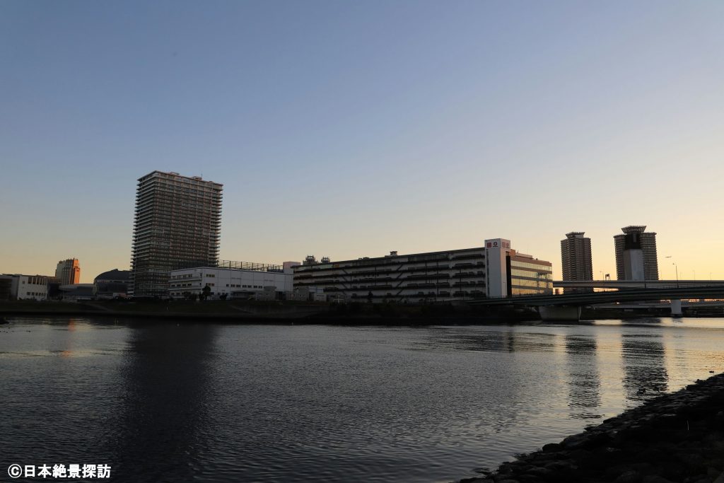 豊洲ぐるり公園（東京都江東区）・臨海部にある流通センター