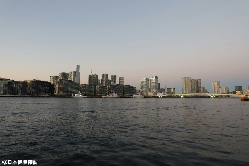 豊洲ぐるり公園（東京都江東区）・豊洲大橋を望む