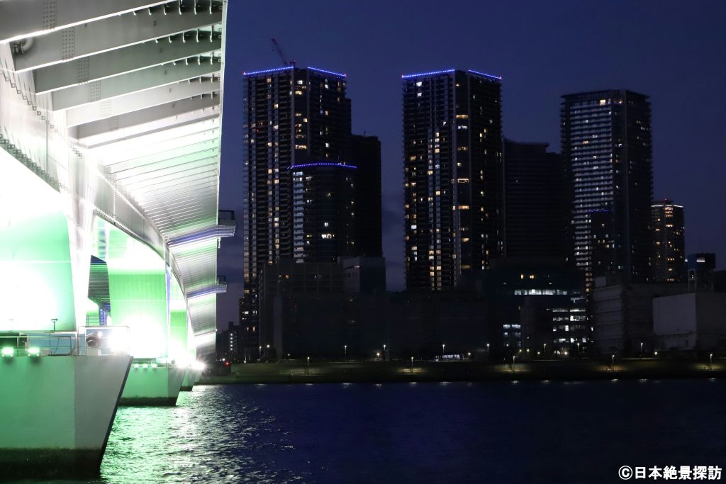豊洲ぐるり公園（東京都江東区）・橋を潜る