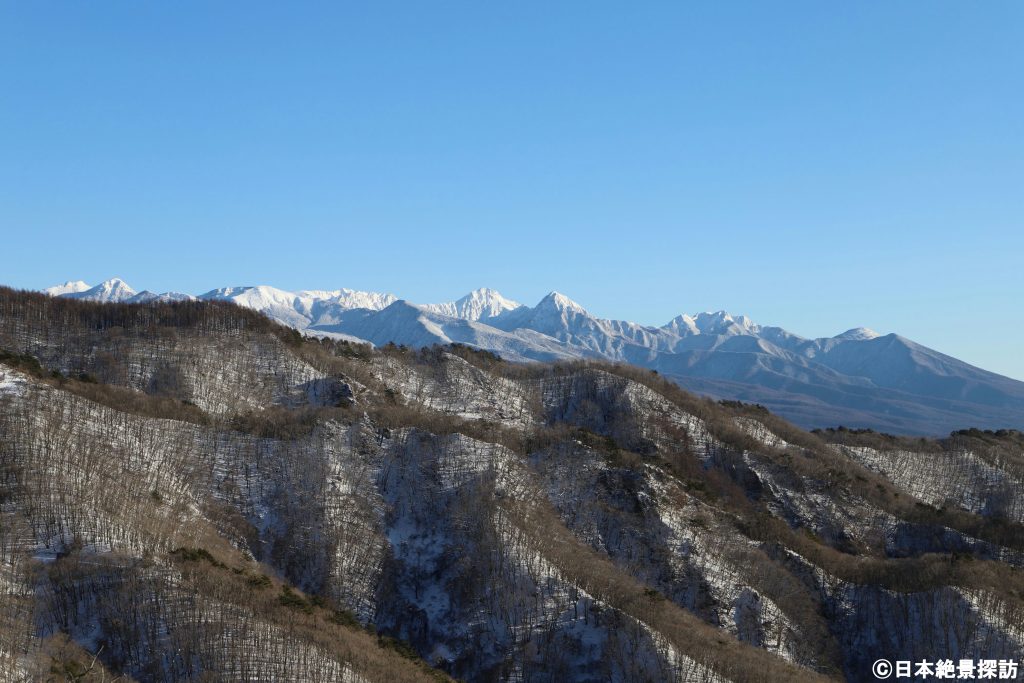 白樺湖展望台駐車場（長野県茅野市）・美しい八ヶ岳の稜線