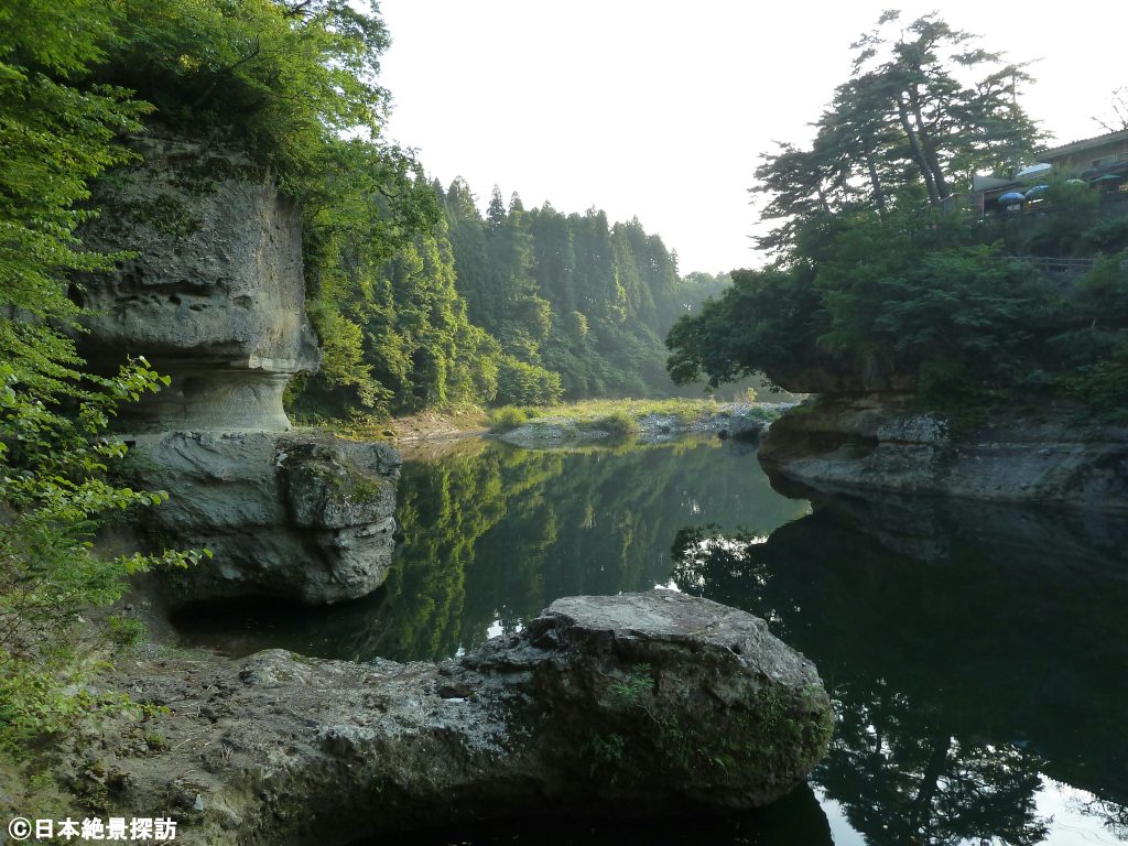 塔のへつり（福島県下郷町）・出っ張り