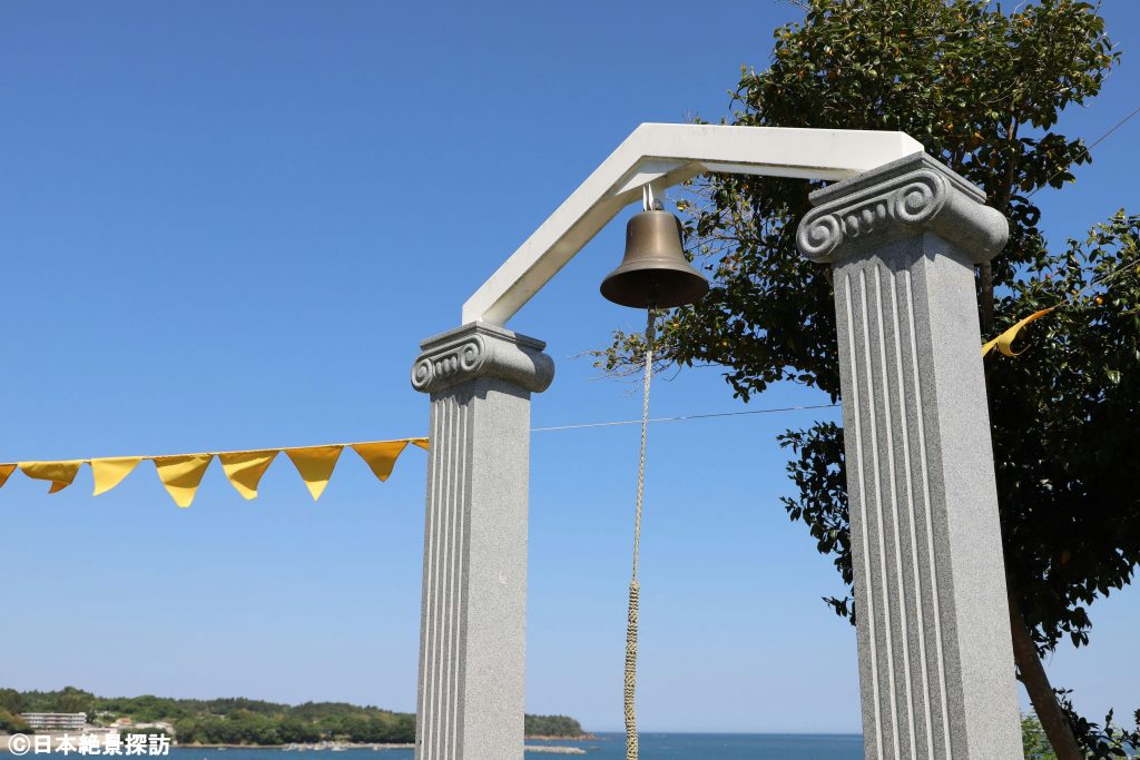 北の恋人岬（宮城県南三陸町）・幸せの黄色いフラッグと鐘
